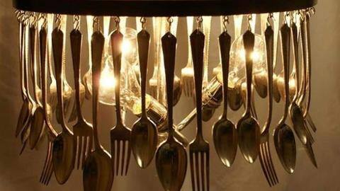 Sulap peralatan makan lama di dapur Anda menjadi hiasan dekoratif Sulap peralatan makan lama di dapur Anda menjadi hiasan dekoratif