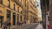 Permata Tersembunyi Barcelona: Gang Rahasia dan Seni Lokal