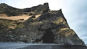 Menjelajahi Petualangan Gua Lava di Islandia