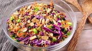 Lima Topping Unik untuk Salad Asia Tenggara