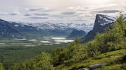 Malam Musim Panas Tak Berujung di Lapland Swedia