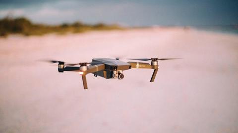 Terinspirasi lebah, drone luar biasa ini bisa cetak bangunan tiga dimensi Terinspirasi lebah, drone luar biasa ini bisa cetak bangunan tiga dimensi