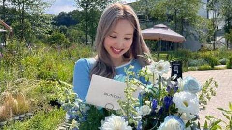 Penggemar di seluruh dunia rayakan ulang tahun Nayeon TWICE Penggemar di seluruh dunia rayakan ulang tahun Nayeon TWICE