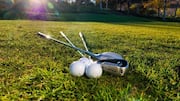Mengapa golf tidak memiliki lapangan tetap?
