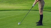 Mengapa pegolf menggunakan bola berwarna-warni?