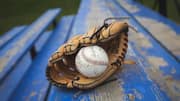 Mengapa sarung tangan baseball memiliki jaring?