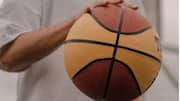 Mengapa bola basket memiliki tekstur berbintik?