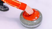 Peran fisika dalam strategi curling
