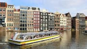 Menjelajahi Kanal Amsterdam dengan Tur Perahu