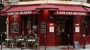 Menemukan Lima Kafe Seni Tersembunyi di Paris
