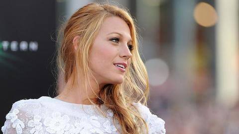 Blake Lively akan debut sebagai sutradara dengan adaptasi novel 'Seconds' Blake Lively akan debut sebagai sutradara dengan adaptasi novel 'Seconds'