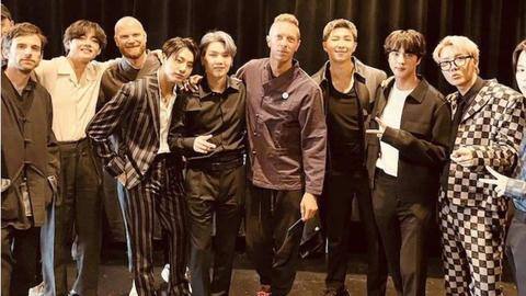 BTS dan Coldplay merilis single baru mereka 'My Universe' BTS dan Coldplay merilis single baru mereka 'My Universe'