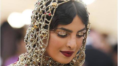 Met Gala: Inilah 5 penampilan terbaik orang India selama bertahun-tahun Met Gala: Inilah 5 penampilan terbaik orang India selama bertahun-tahun