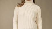 Lima cara memakai turtleneck untuk pakaian musim dingin India