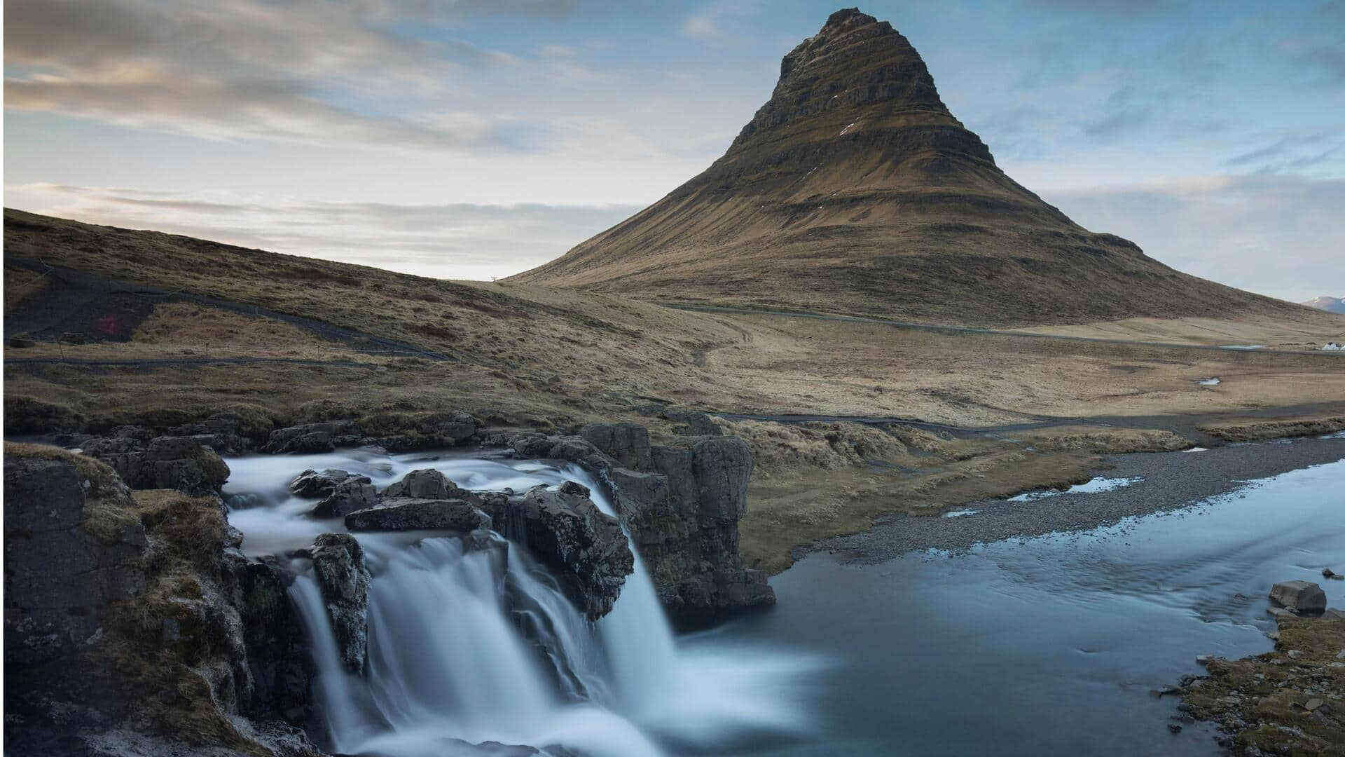 Menikmati Mata Air Panas Hveravellir, Islandia