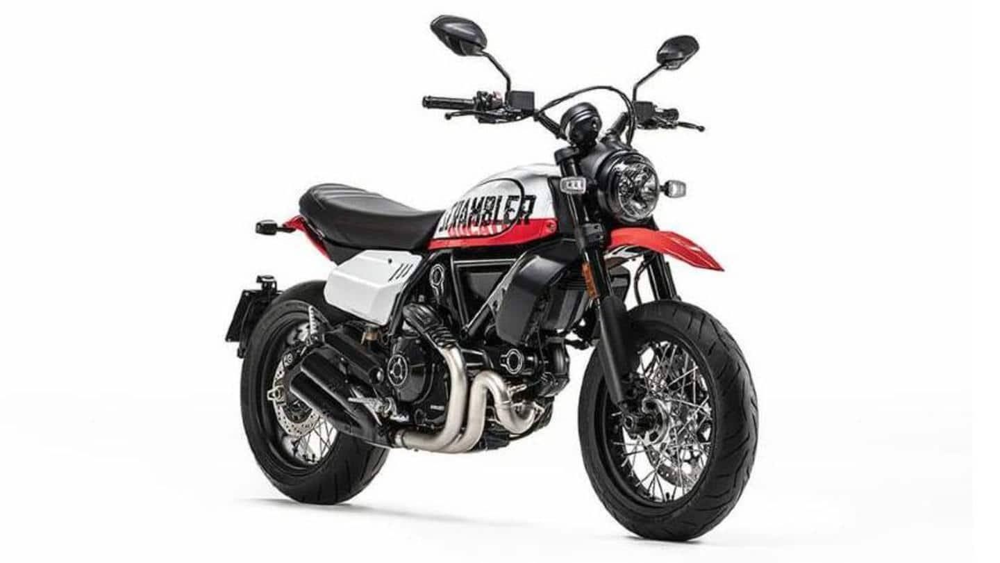 Motor-motor ini memiliki roda jari-jari dan knalpot berujung ganda Motor-motor ini memiliki roda jari-jari dan knalpot berujung ganda