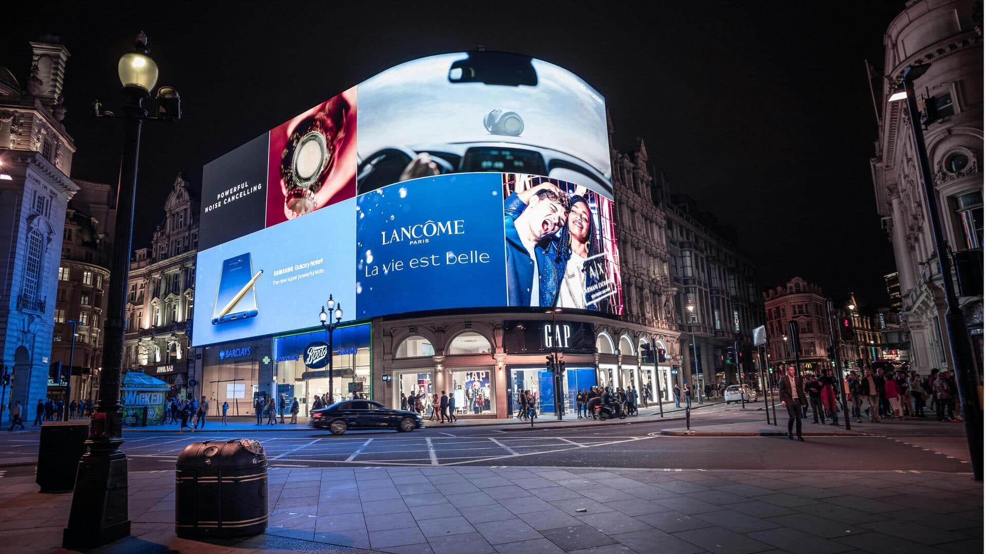 Teknologi Mengejutkan di Balik Papan Reklame Digital Raksasa