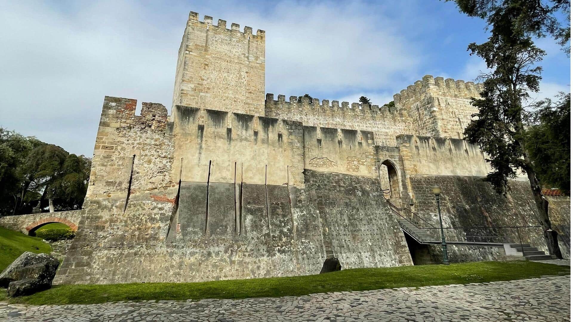 Menemukan Permata Arsitektur Moor di Lisbon