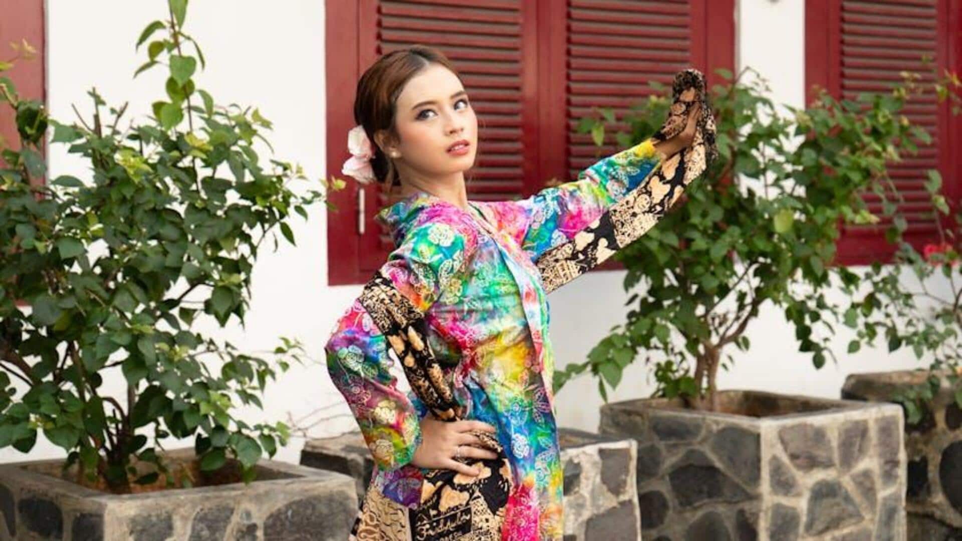 Cetakan Bunga dalam Mode Indonesia Cetakan Bunga dalam Mode Indonesia