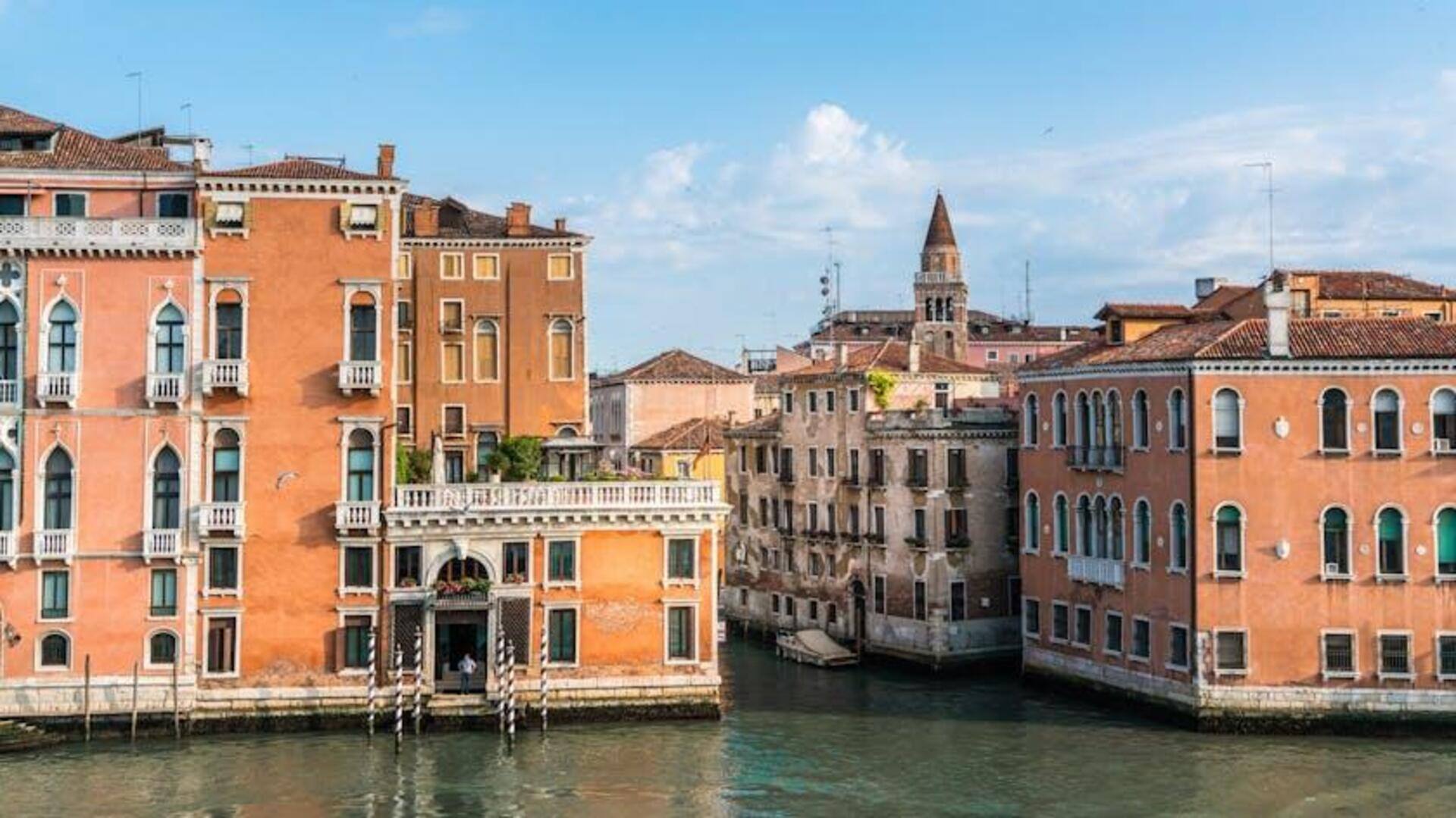 Menjelajahi Venesia Melalui Gang-gang Tersembunyi Menjelajahi Venesia Melalui Gang-gang Tersembunyi
