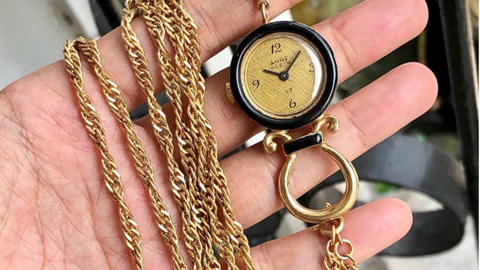 Aksesori vintage: Elegansi abadi untuk busana modern