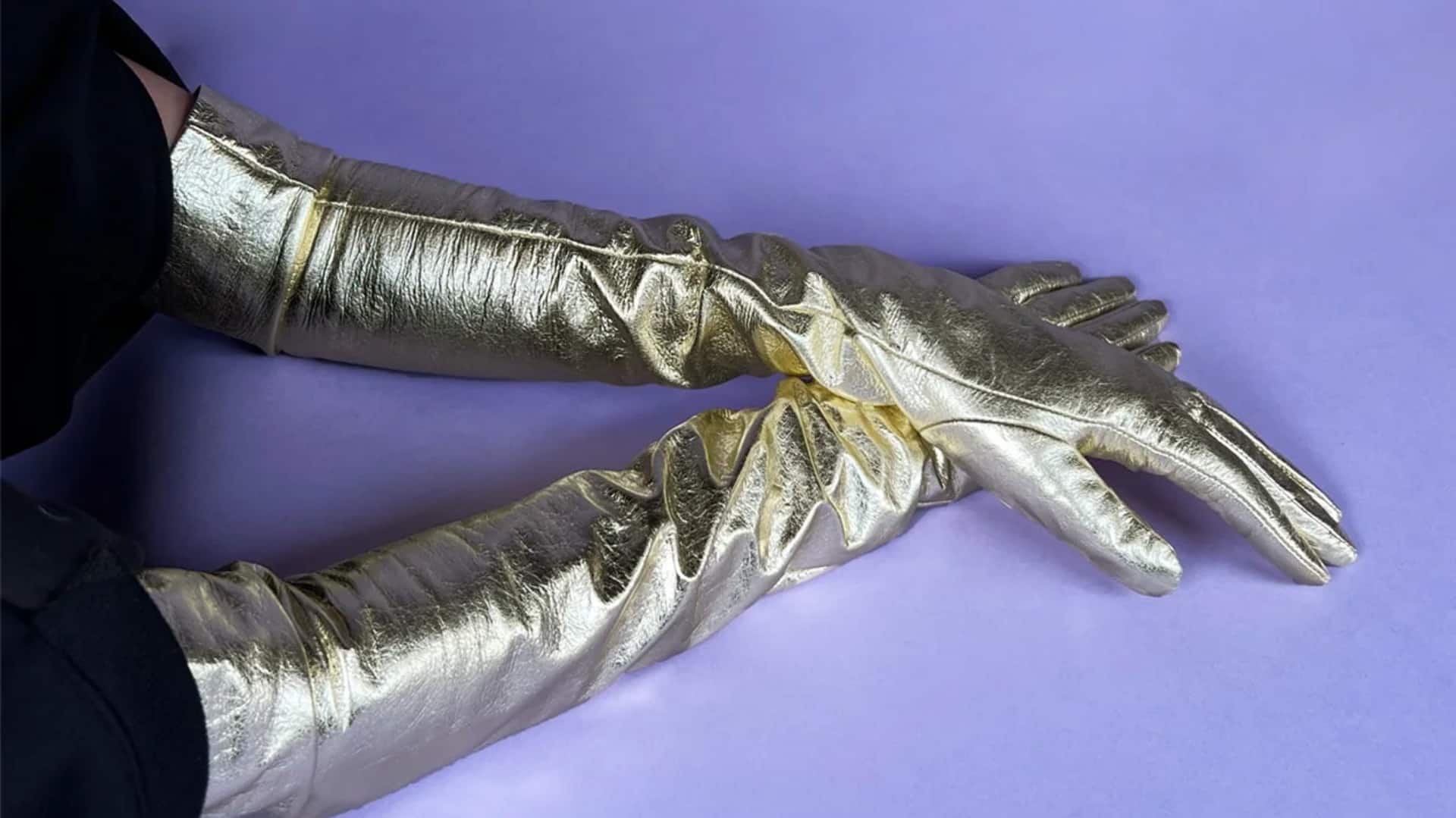 Lima tampilan sarung tangan metalik untuk pernyataan musim dingin India