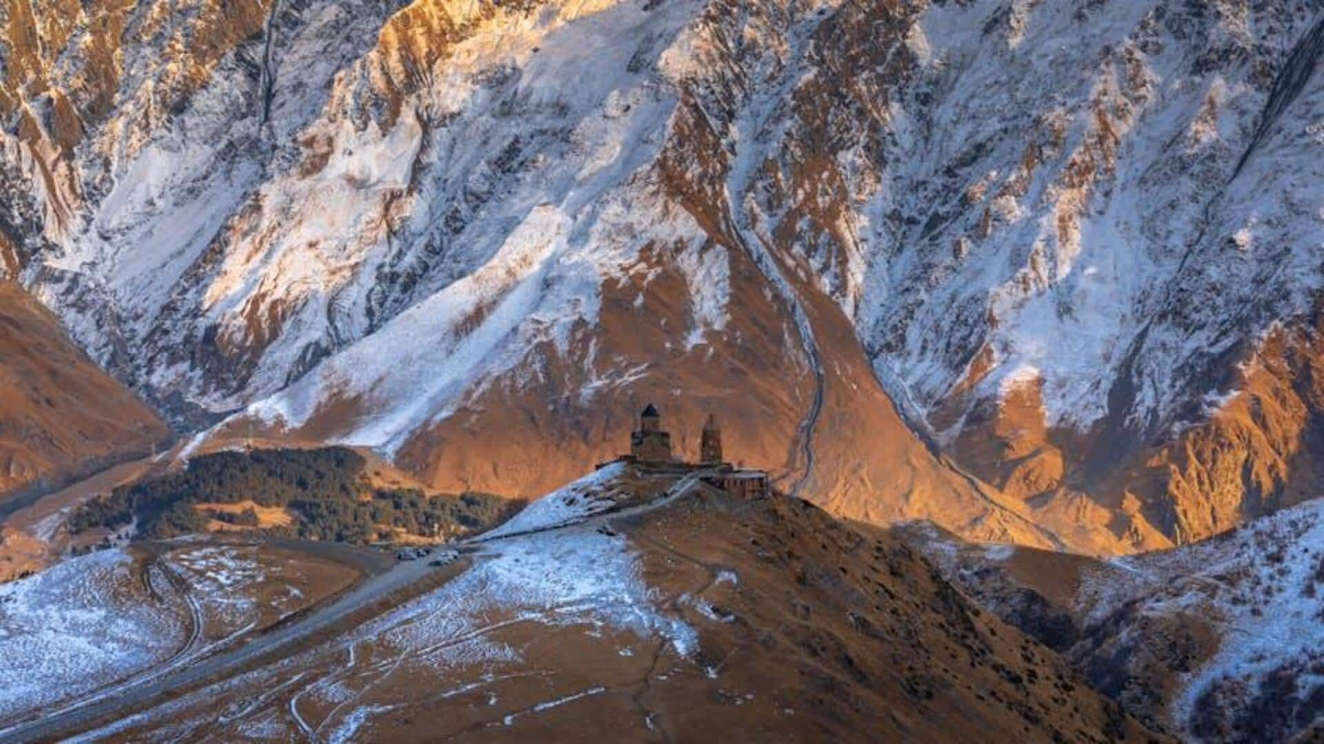 Menikmati Keindahan Taman Nasional Kazbegi, Georgia