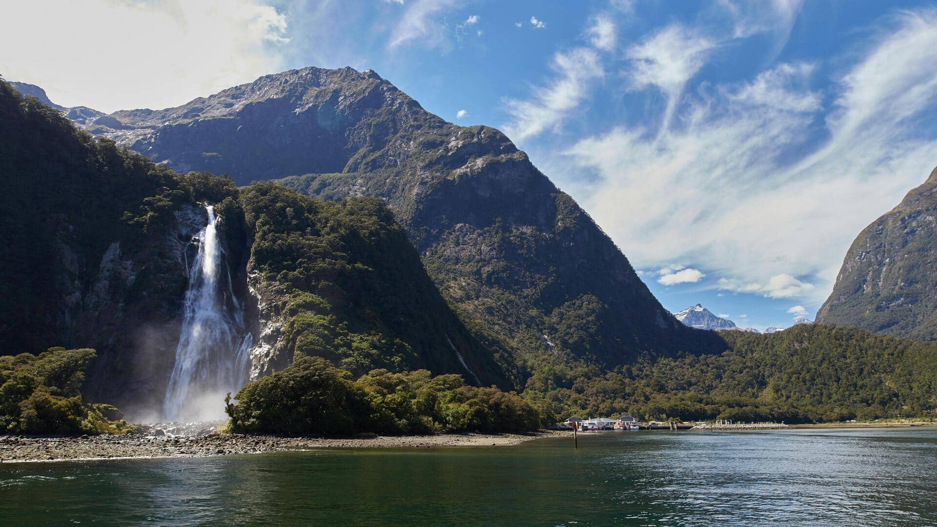 Tempat Tersembunyi di Fjord Terpencil Selandia Baru