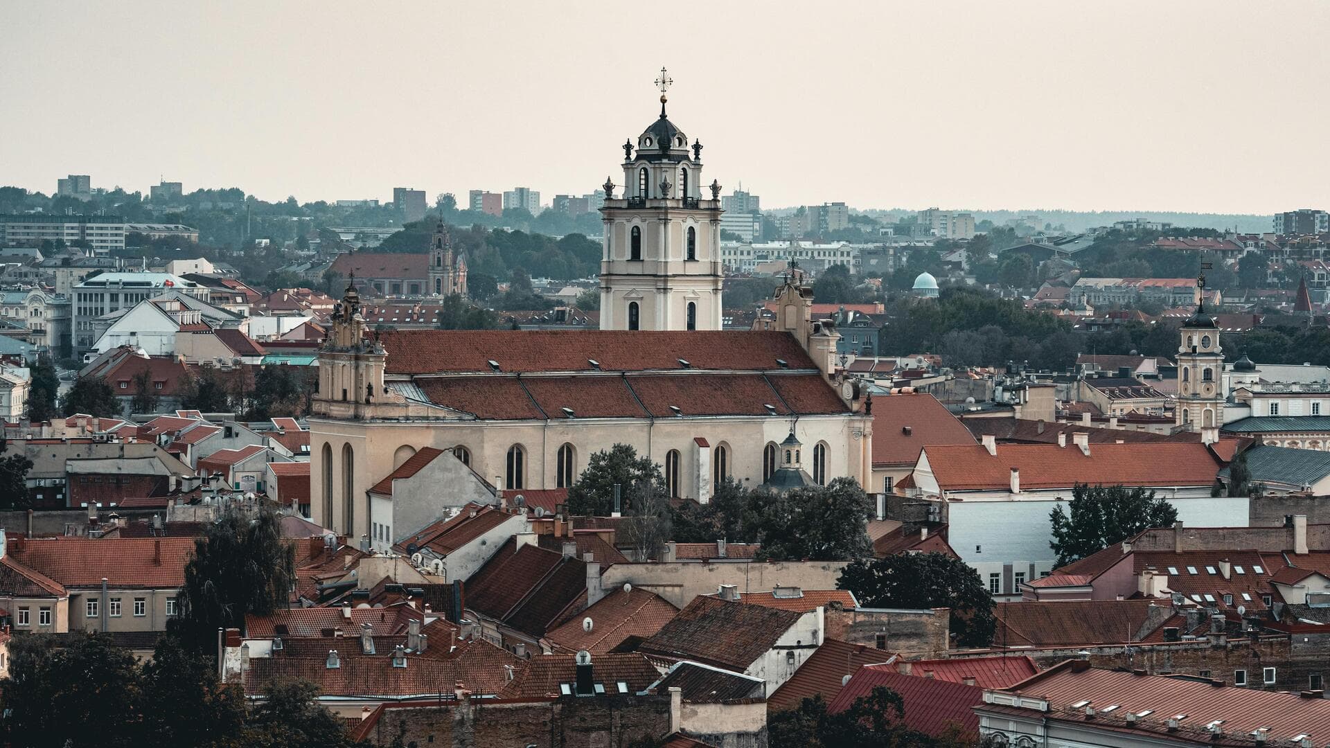 Menemukan Tempat Seni Tersembunyi di Vilnius