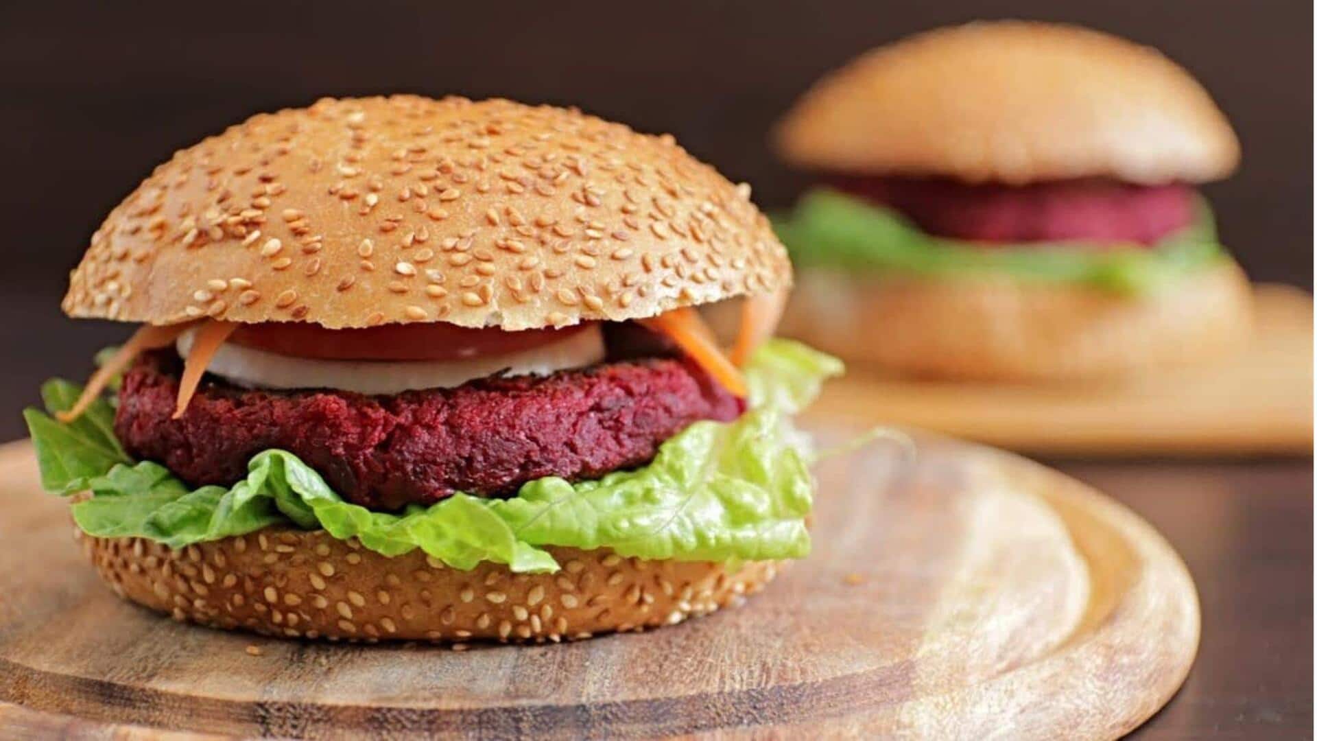 Masak burger bit vegan ini dalam 4 langkah sederhana