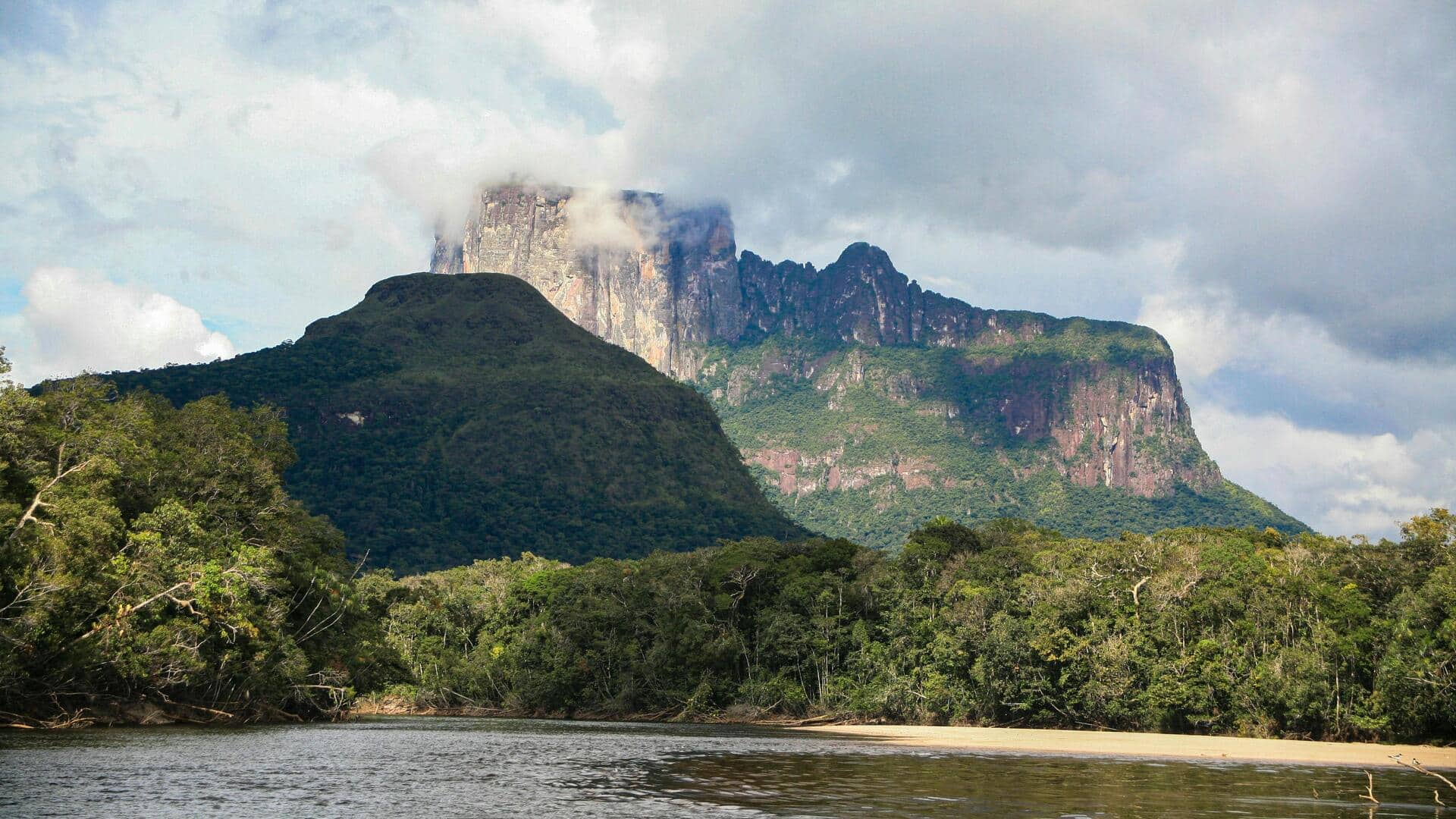 Menjelajahi Keajaiban Tepui di Guiana Shield, Venezuela