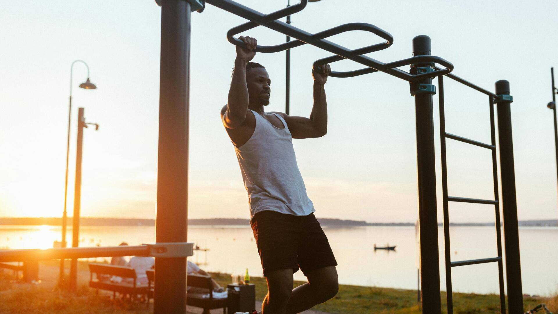 Meningkatkan kelincahan tubuh atas dengan Climber Pull-up