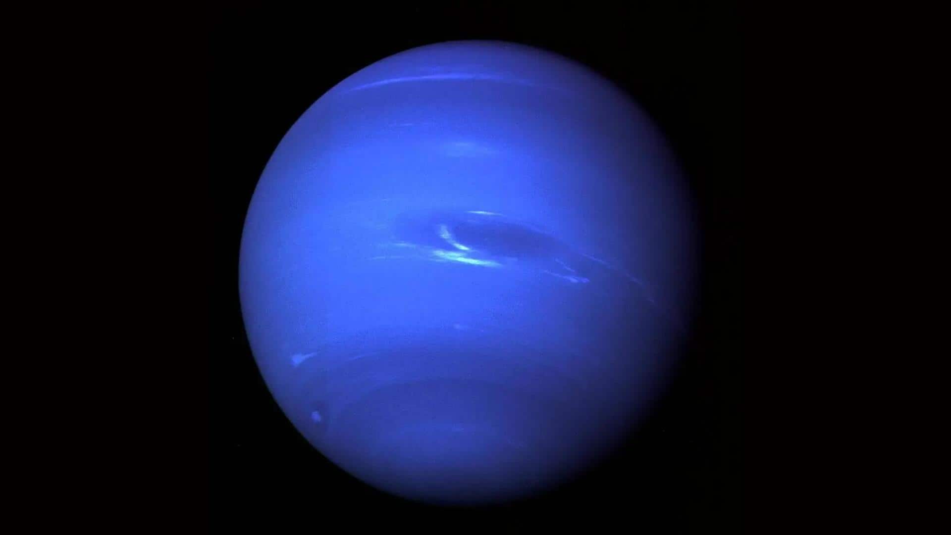 Menjelajahi Anomali Gravitasi di Permukaan Neptunus