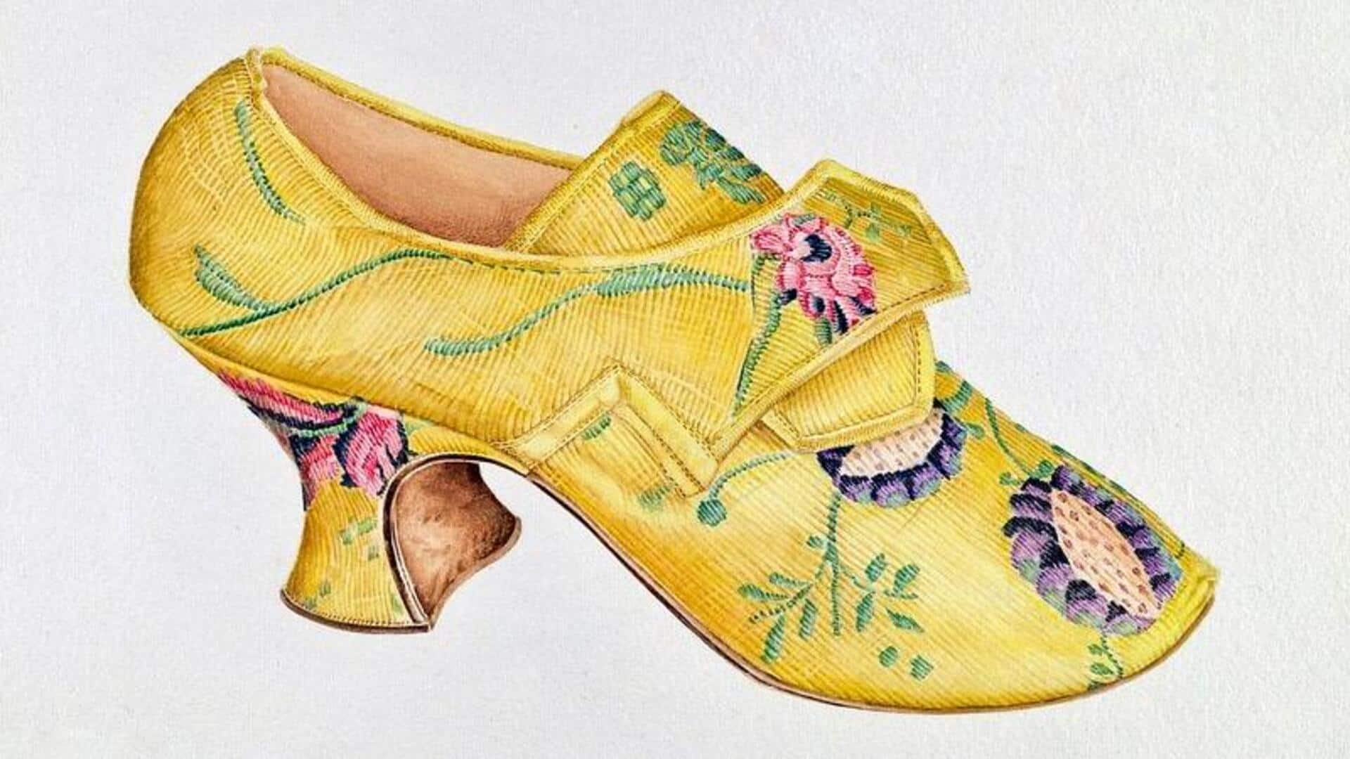 Pesona vintage dengan bordir bunga pada sepatu mules