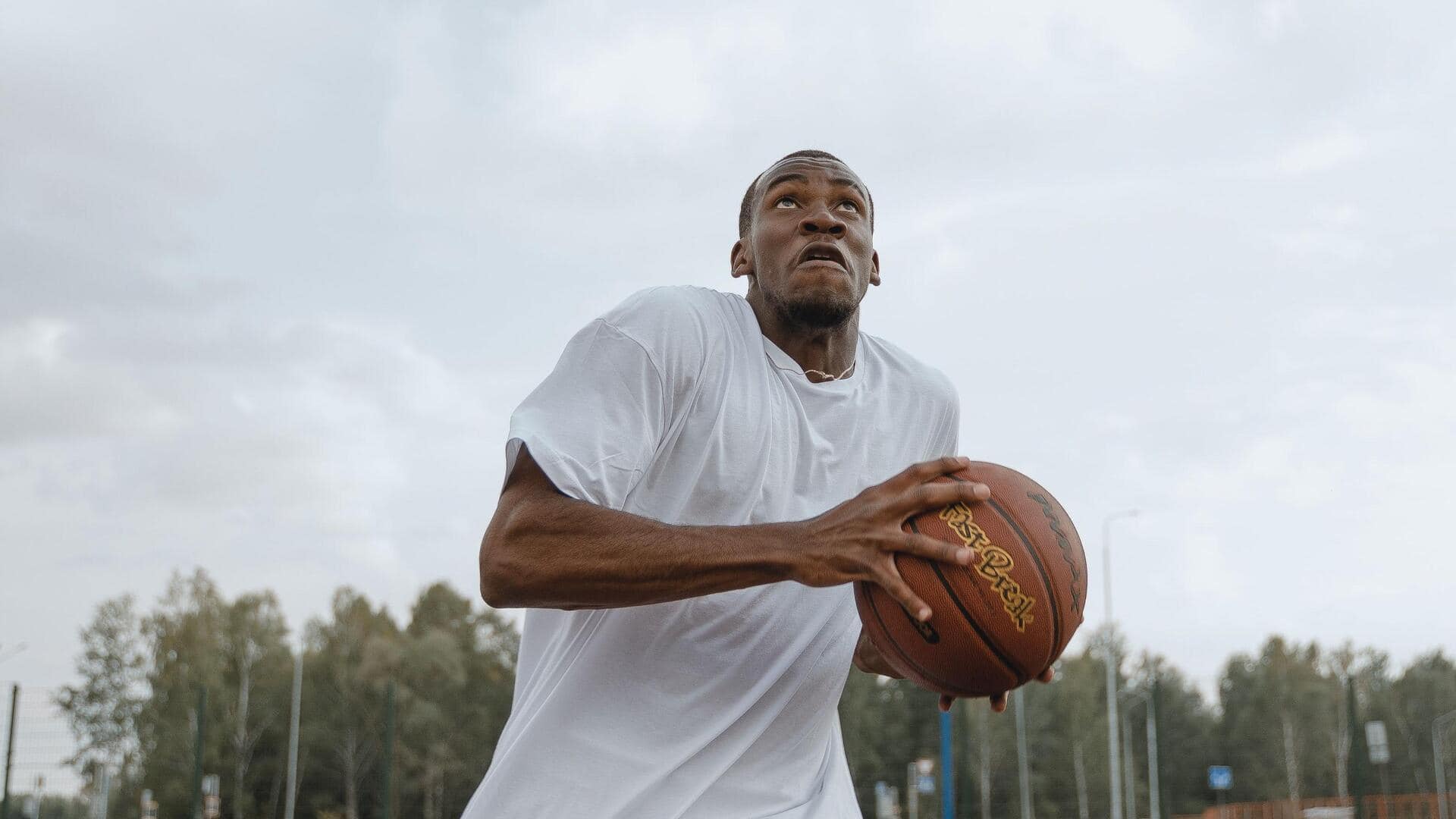 Mengapa kuarter basket berdurasi 12 menit?