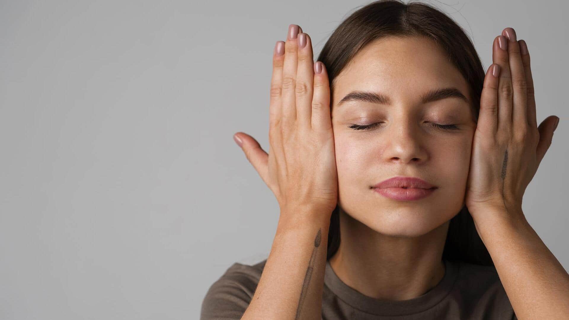 Keajaiban Yoga Wajah untuk Menciptakan Kulit yang Bersinar Keajaiban Yoga Wajah untuk Menciptakan Kulit yang Bersinar