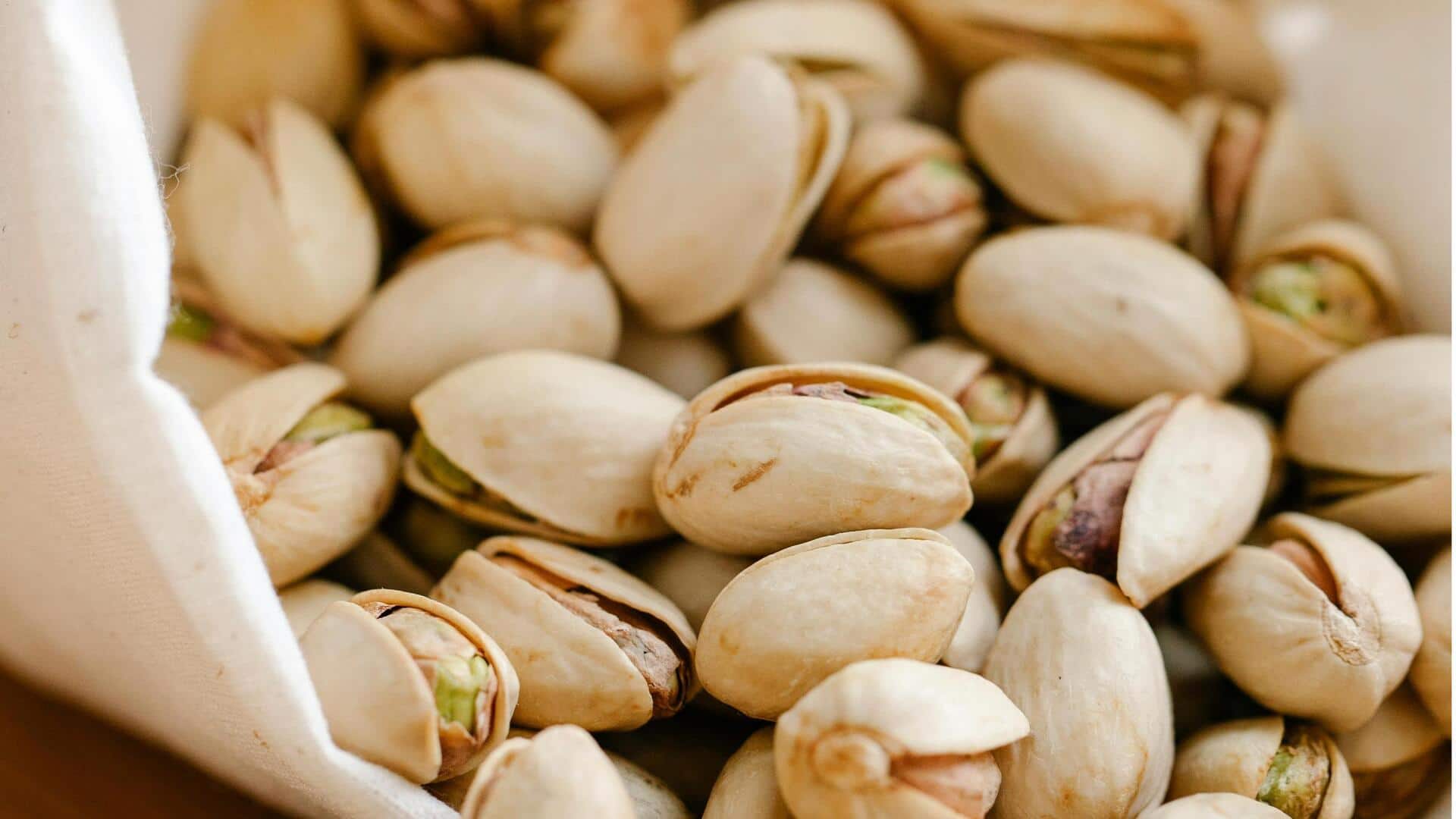 Meningkatkan kelezatan hidangan penutup dengan pistachio Meningkatkan kelezatan hidangan penutup dengan pistachio