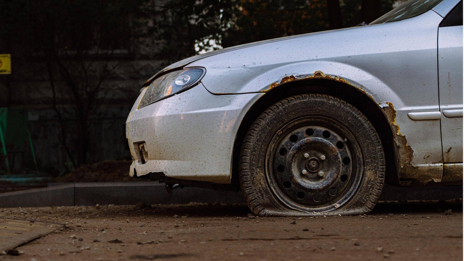 Perlengkapan Penting untuk Ban Mobil Bocor