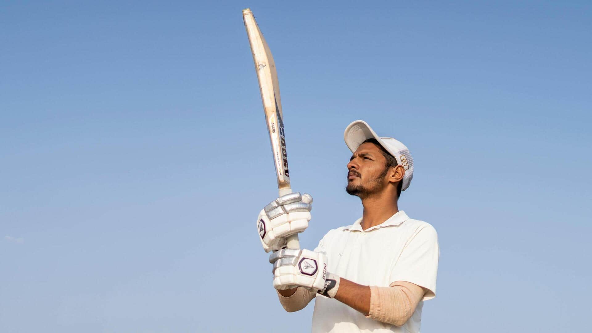 Mengapa pemukul kriket datar dan lebar?