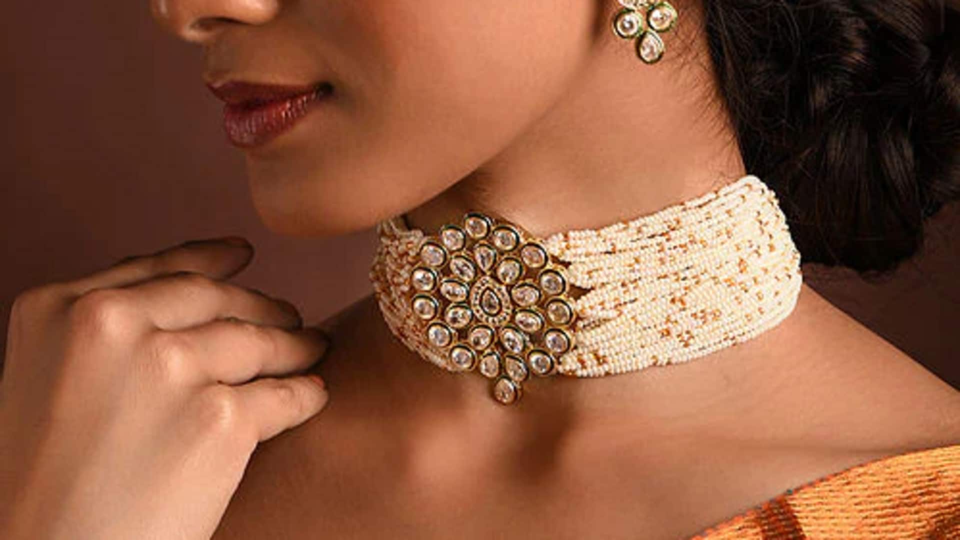 Kalung choker etnik memperindah fesyen transisi