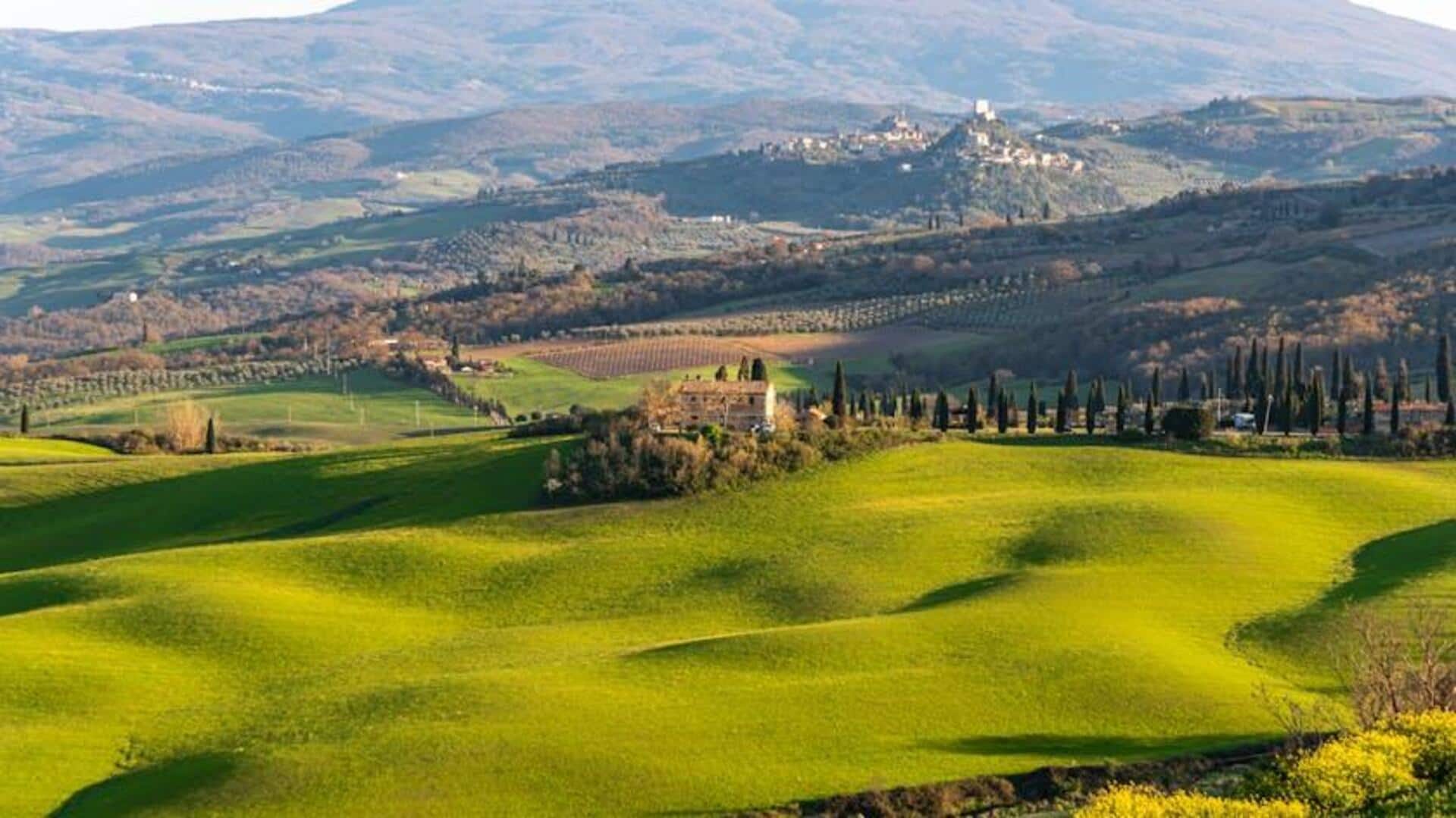 Menemukan Desa Menawan dan Kebun Anggur di Tuscany Menemukan Desa Menawan dan Kebun Anggur di Tuscany