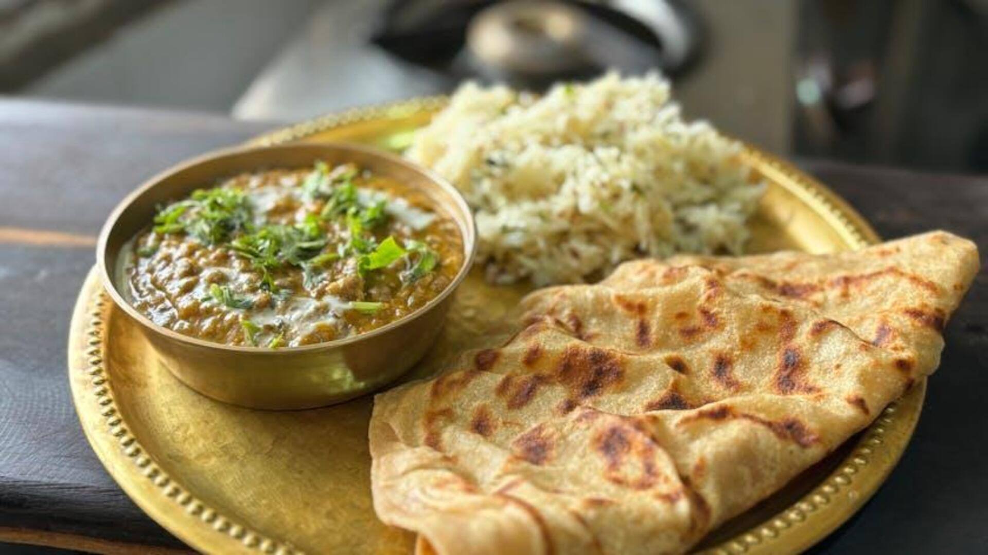 Paratha Isi Paneer dan Bayam ala India: Panduan Memasak