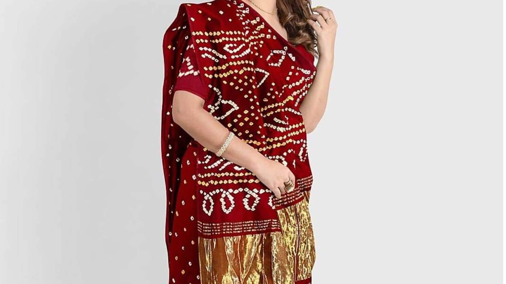 Busana modern dengan tekstil Bandhani abadi