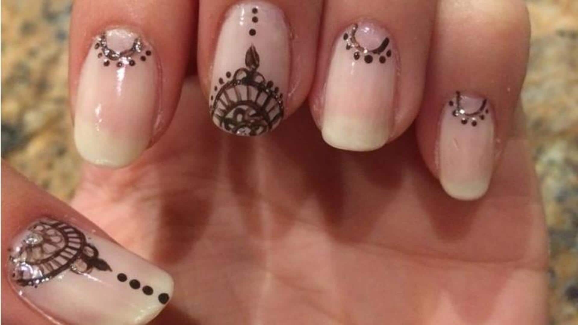 Tren kuku terinspirasi seni henna India