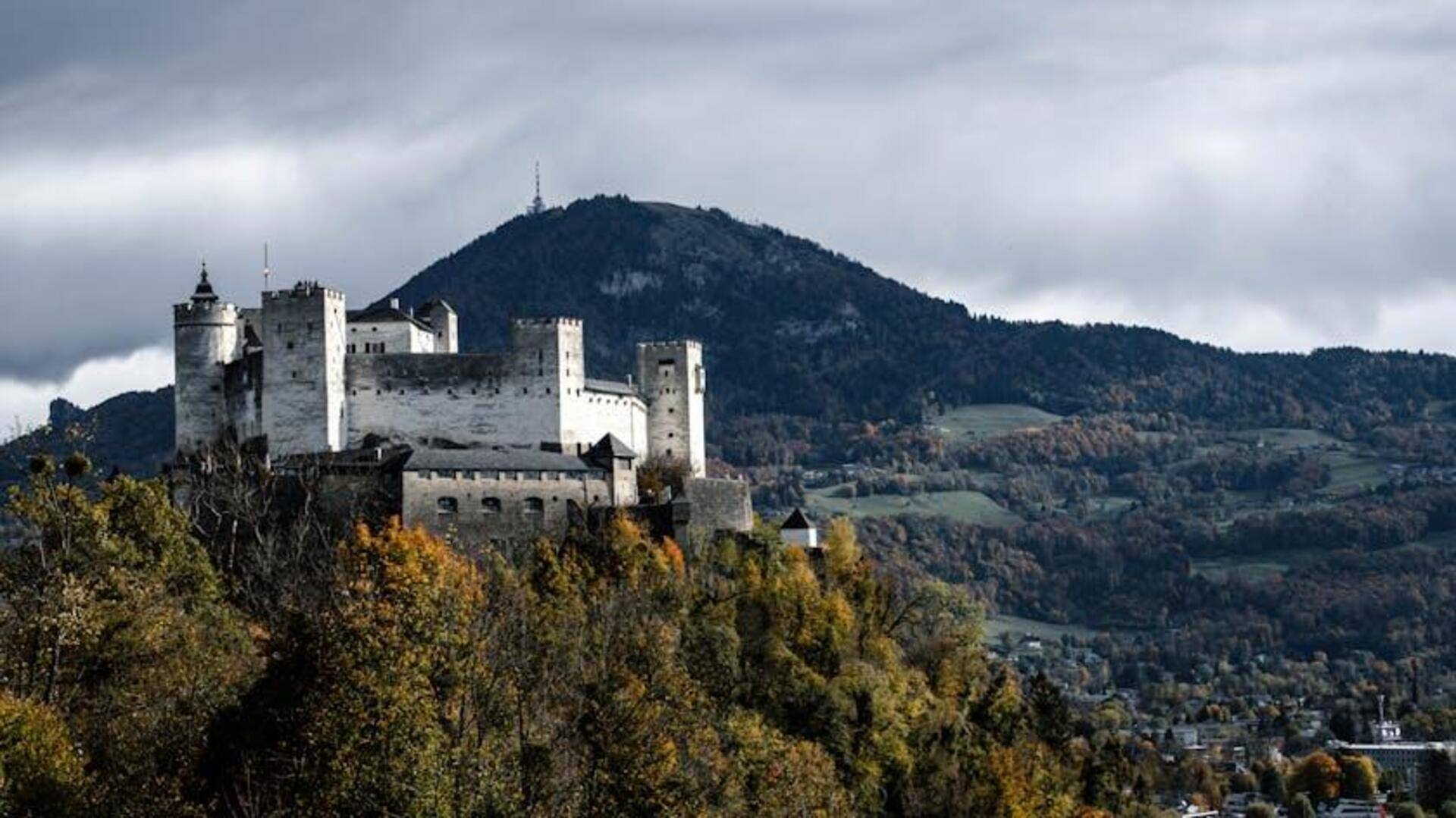 Menemukan Keindahan Kastel dan Pegunungan Austria