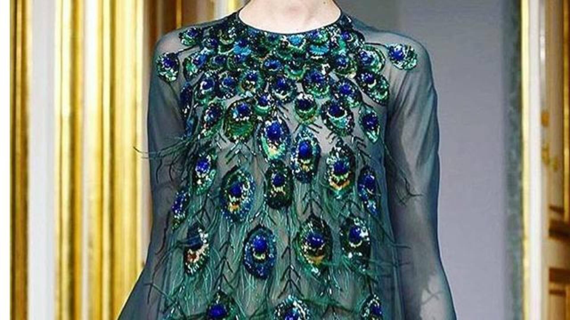 Pola bulu merak dalam tren mode modern