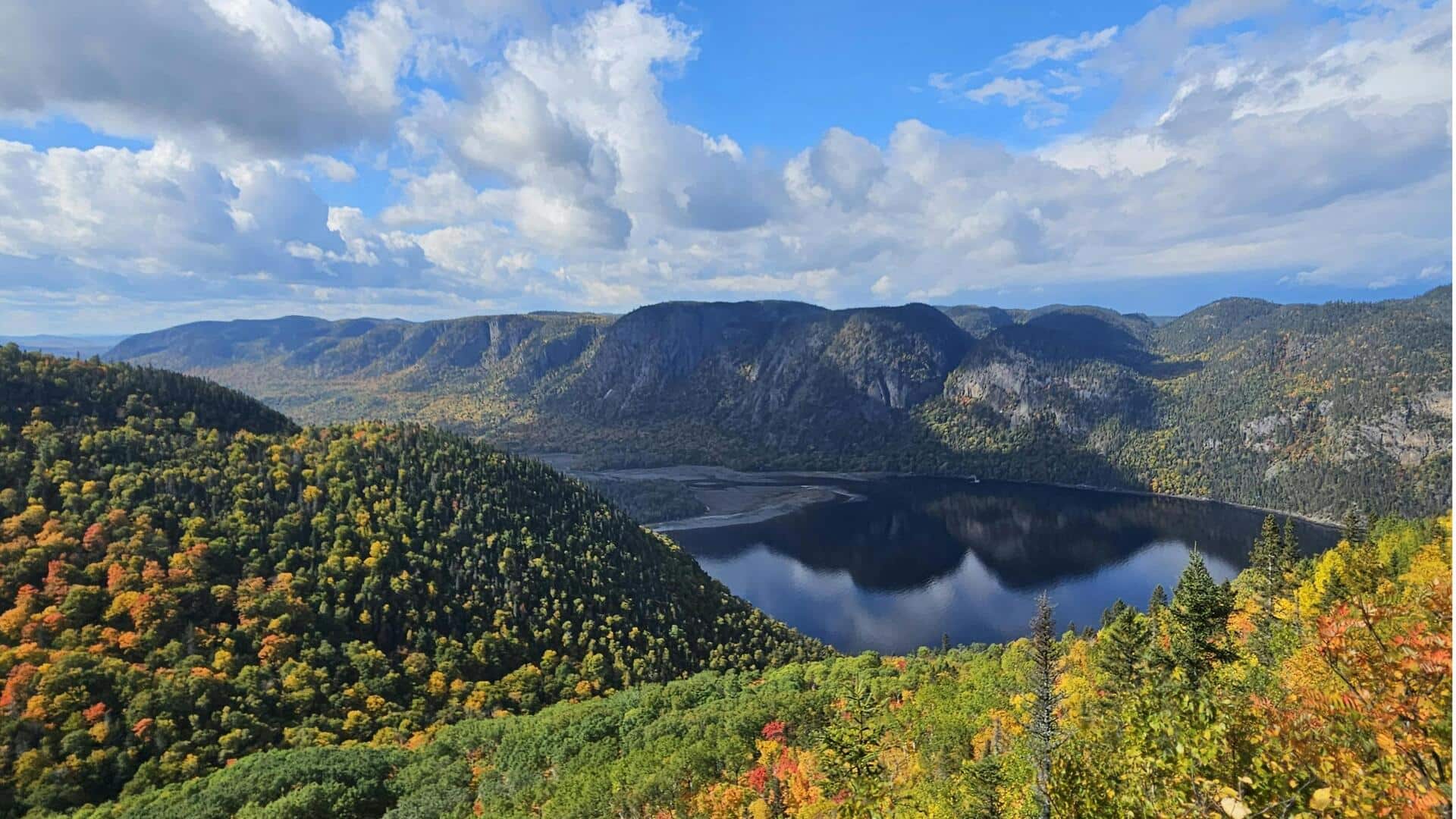 Menemukan Keindahan Fjord Kanada yang belum Terjamah
