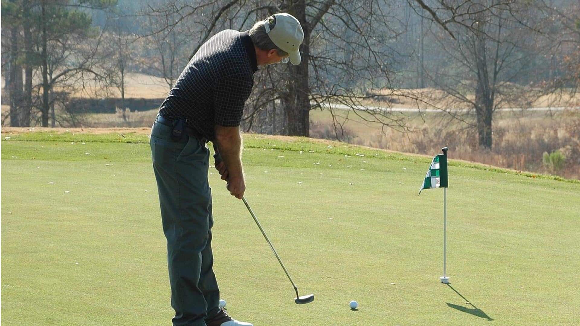 Cara lapangan golf tetap hijau sepanjang tahun Cara lapangan golf tetap hijau sepanjang tahun