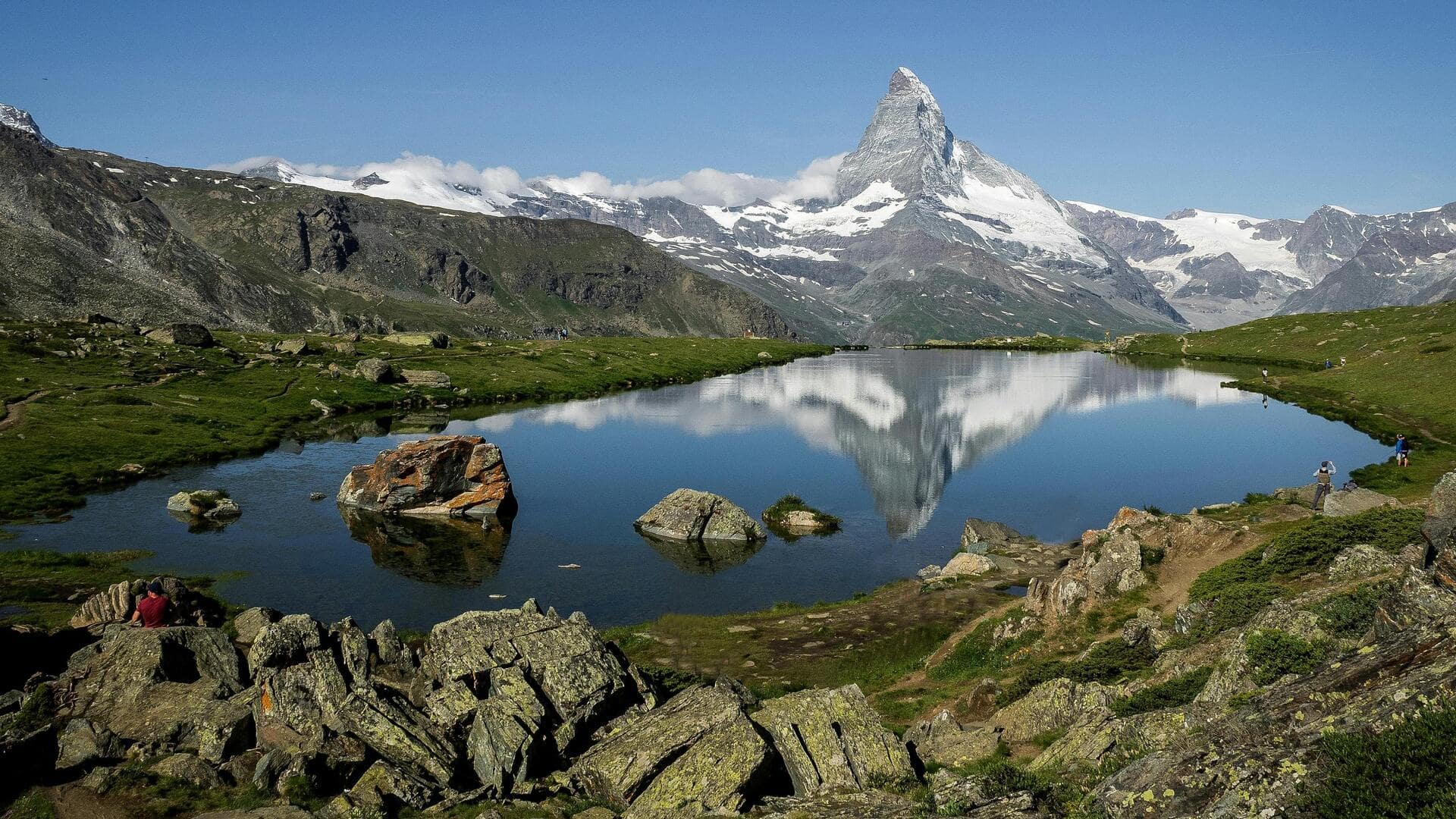 Menemukan Tempat Pendakian Musim Panas di Pegunungan Alpen Swiss