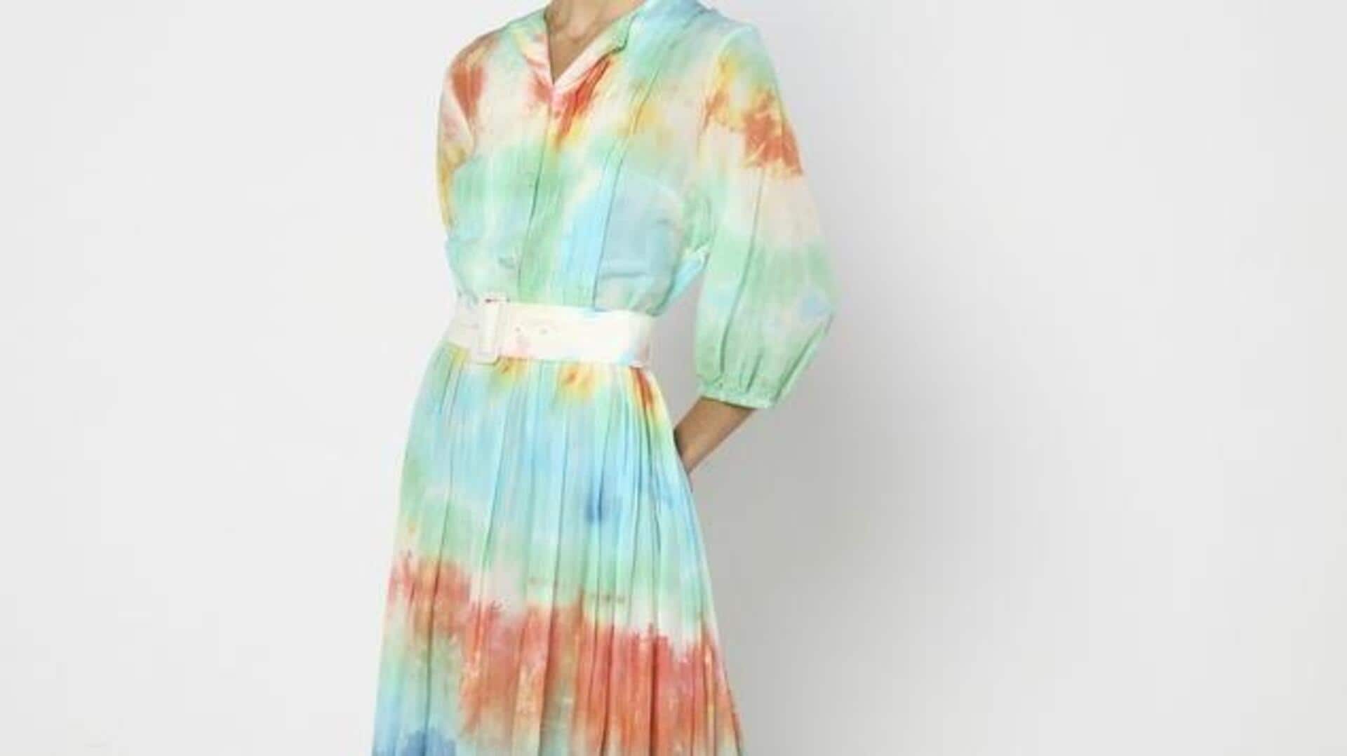 Pakaian tie-dye wajib untuk musim panas India